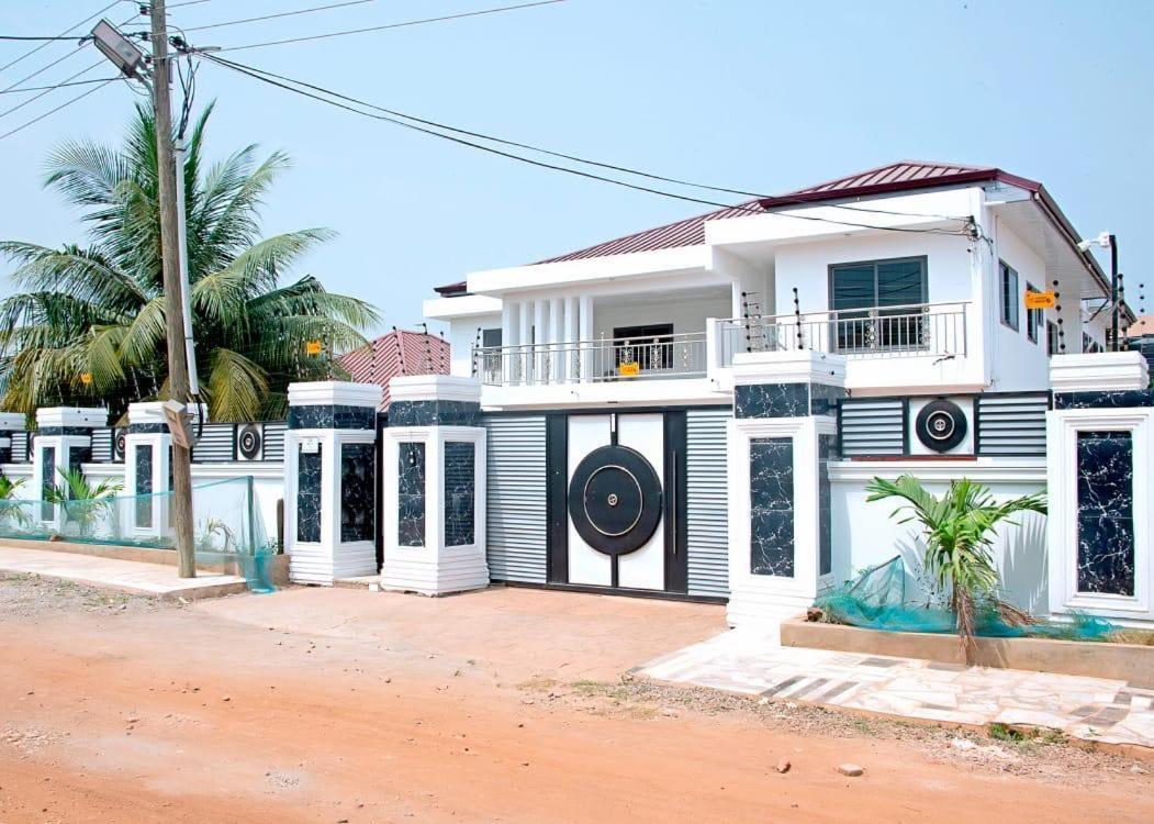 The Lords Palace Guest House Tema Exterior photo